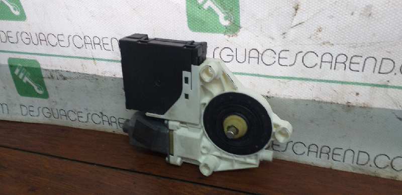 MOTOR ELEVALUNAS DELANTERO IZQUIERDO