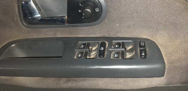 ELEVALUNAS DELANTERO IZQUIERDO