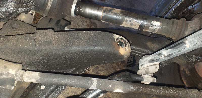 BRAZO SUSPENSION INFERIOR DELANTERO DERECHO