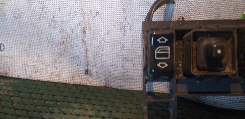 MANDO ELEVALUNAS DELANTERO IZQUIERDO 