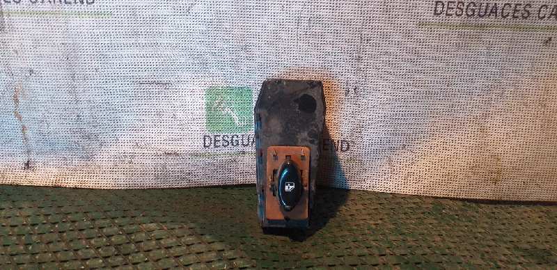 MANDO ELEVALUNAS DELANTERO DERECHO