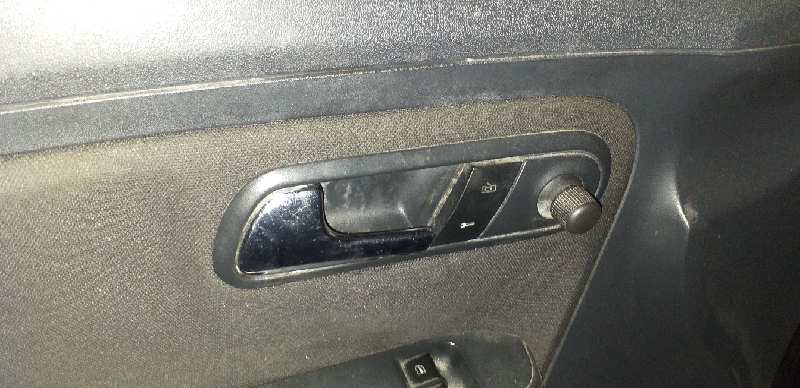 MANETA INTERIOR DELANTERA IZQUIERDA