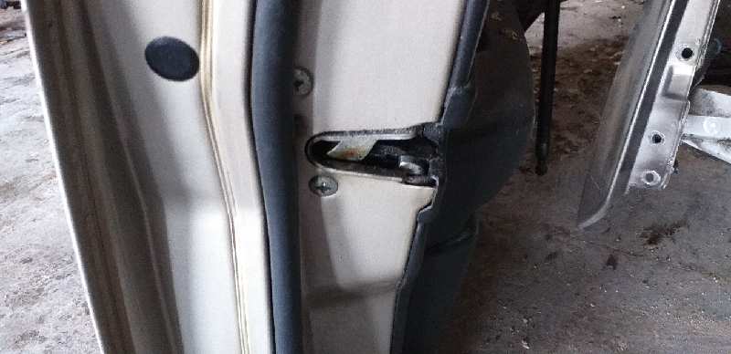 CERRADURA PUERTA DELANTERA IZQUIERDA 