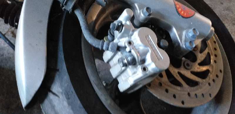 PINZA FRENO DELANTERA DERECHA