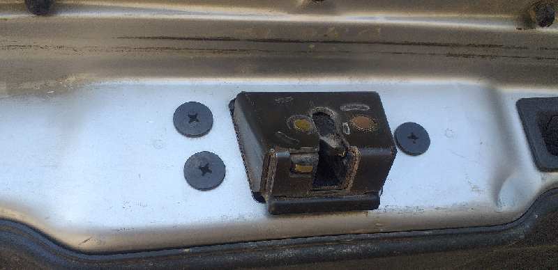 CERRADURA MALETERO / PORTON