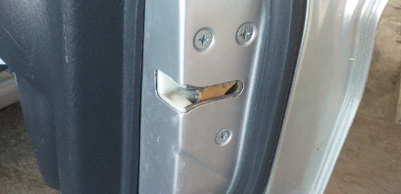 CERRADURA PUERTA DELANTERA DERECHA