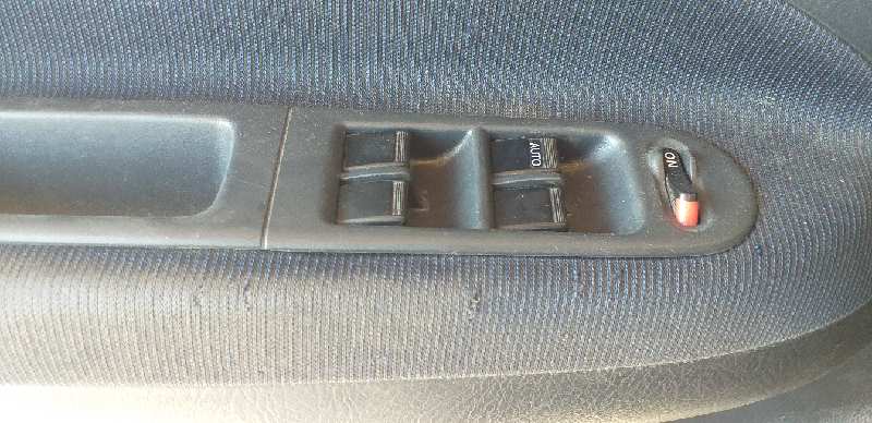 ELEVALUNAS DELANTERO IZQUIERDO