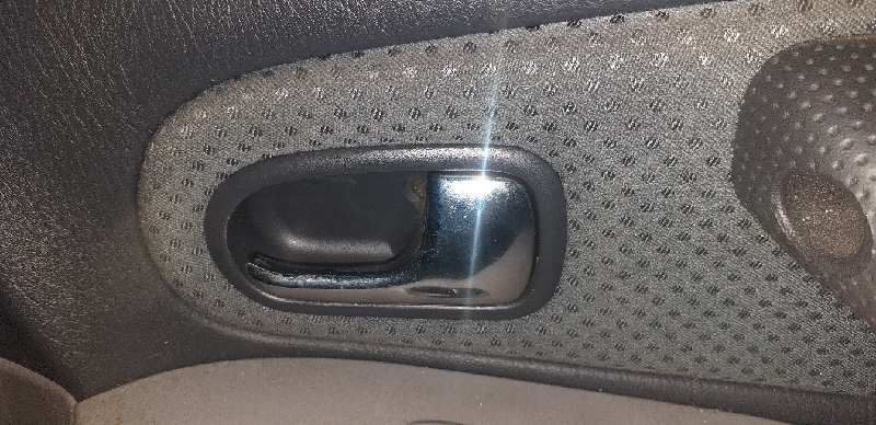 MANETA INTERIOR DELANTERA DERECHA