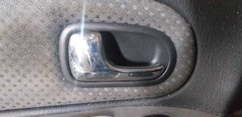 MANETA INTERIOR DELANTERA IZQUIERDA