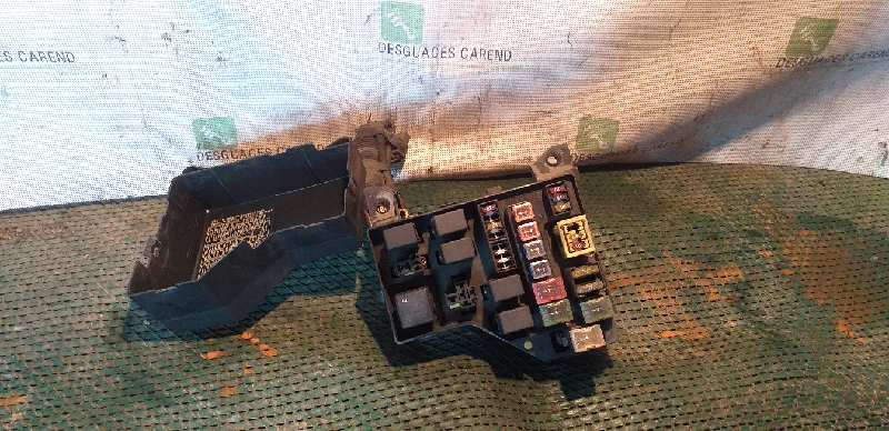 CAJA RELES / FUSIBLES