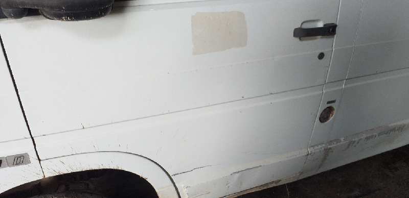 PUERTA DELANTERA IZQUIERDA RENAULT TRAFIC (DESDE 5.89)