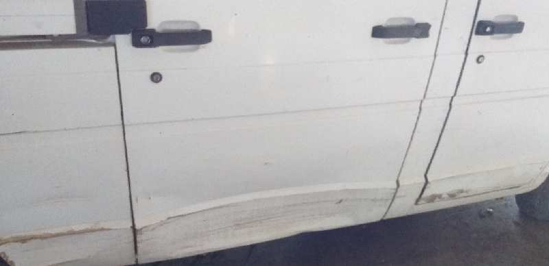 PUERTA LATERAL CORREDERA DERECHA RENAULT TRAFIC (DESDE 5.89)