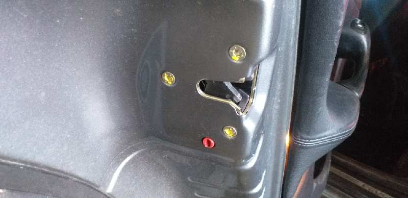 CERRADURA PUERTA TRASERA IZQUIERDA 