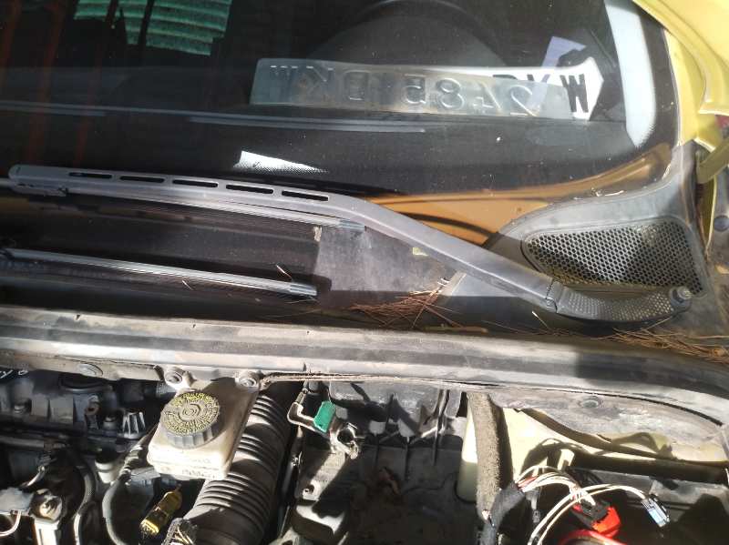 BRAZO LIMPIA DELANTERO IZQUIERDO