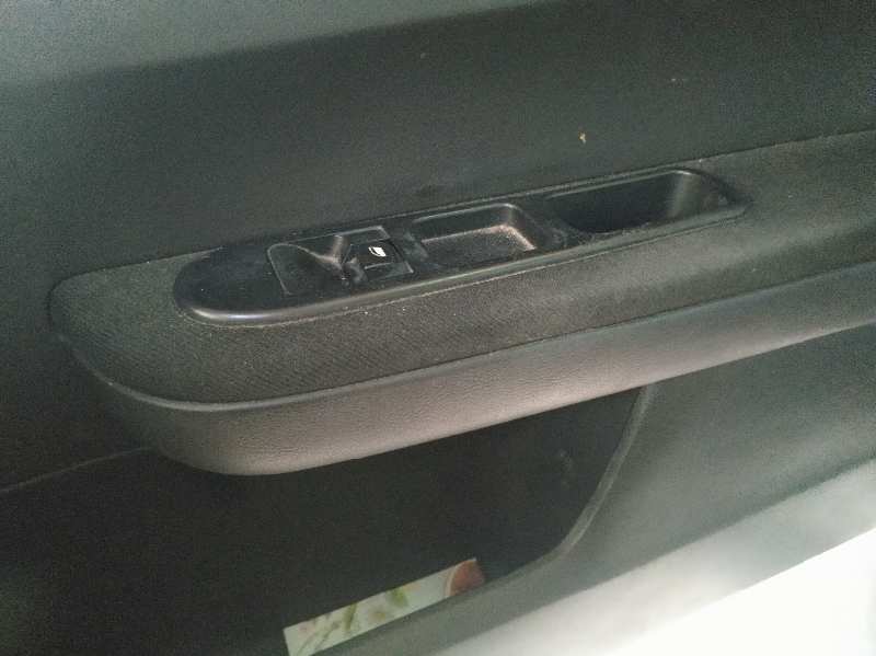 MANDO ELEVALUNAS DELANTERO DERECHO