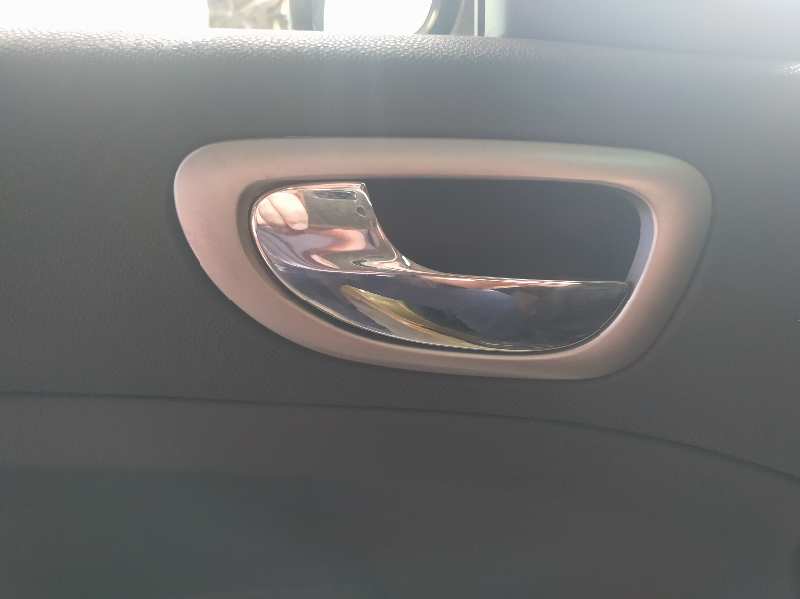 MANETA INTERIOR DELANTERA IZQUIERDA