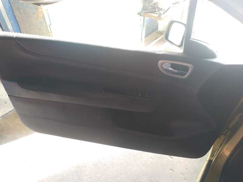 ELEVALUNAS DELANTERO IZQUIERDO