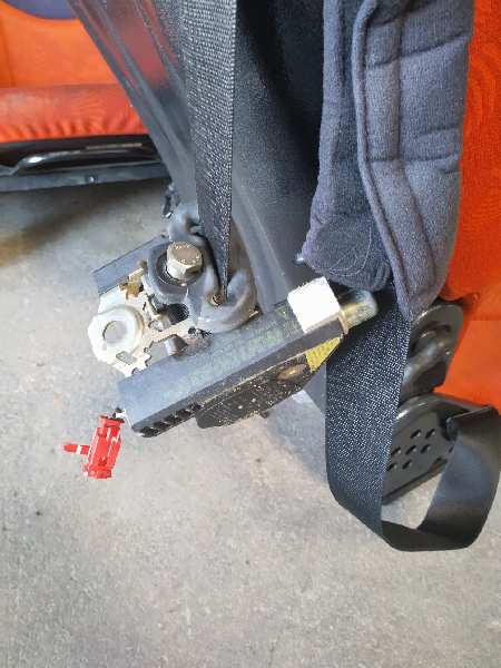 CINTURON SEGURIDAD DELANTERO DERECHO