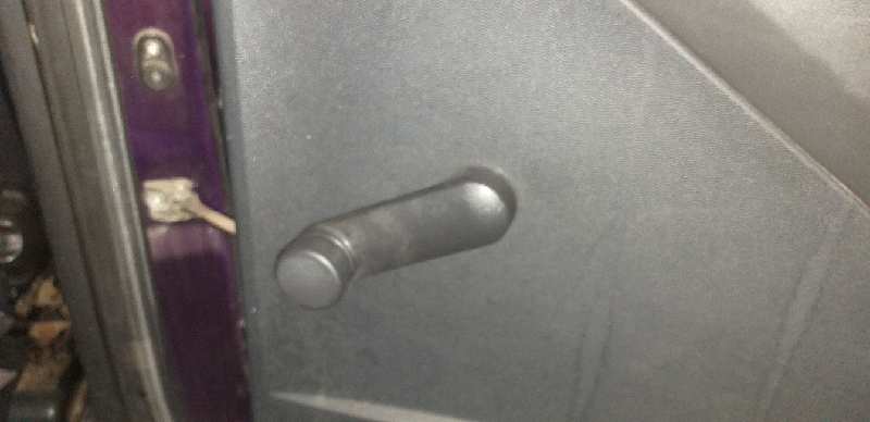 ELEVALUNAS TRASERO DERECHO