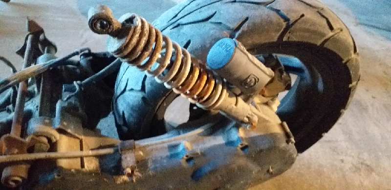 AMORTIGUADOR TRASERO IZQUIERDO