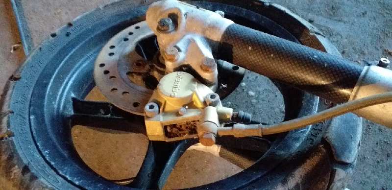 PINZA FRENO DELANTERA DERECHA