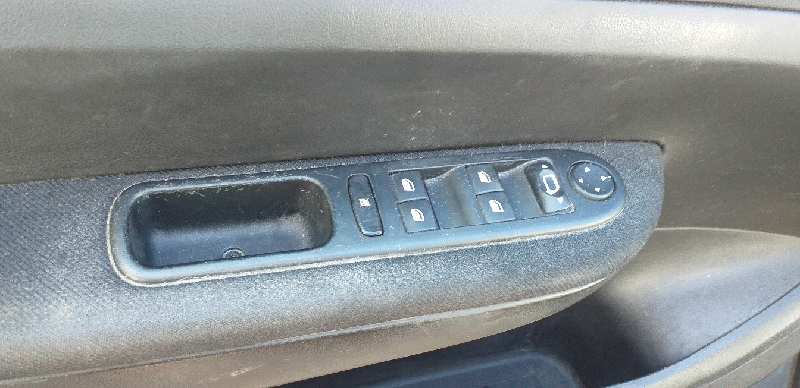 MANDO ELEVALUNAS DELANTERO IZQUIERDO 