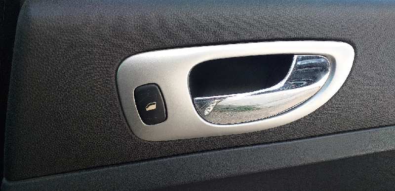 MANDO ELEVALUNAS TRASERO DERECHO