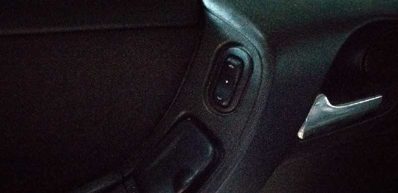 ELEVALUNAS TRASERO IZQUIERDO