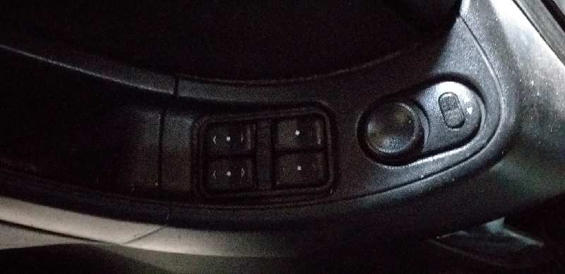 MANDO ELEVALUNAS DELANTERO IZQUIERDO 