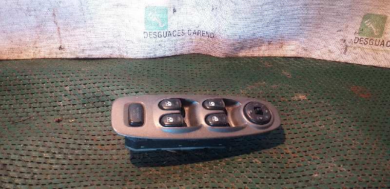 MANDO ELEVALUNAS DELANTERO IZQUIERDO 