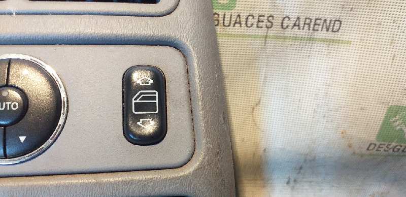 MANDO ELEVALUNAS TRASERO DERECHO