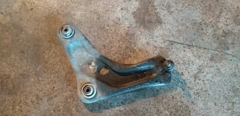 BRAZO SUSPENSION INFERIOR DELANTERO IZQUIERDO