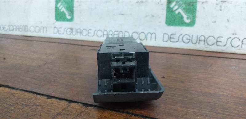 MANDO ELEVALUNAS DELANTERO IZQUIERDO 