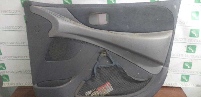 GUARNECIDO PUERTA DELANTERA DERECHA