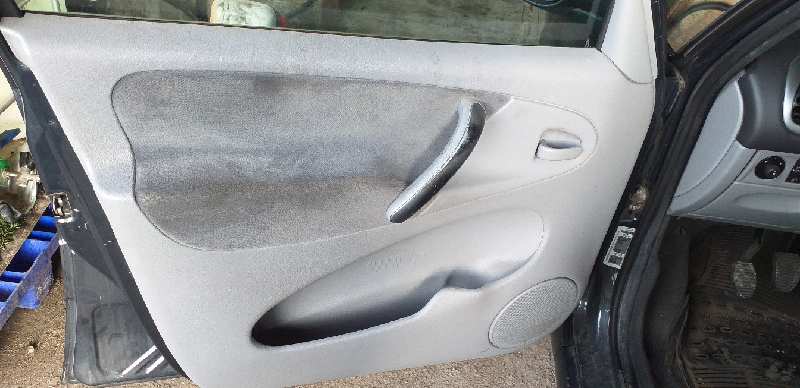 GUARNECIDO PUERTA DELANTERA IZQUIERDA