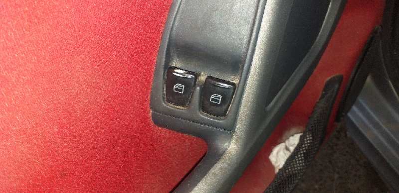 ELEVALUNAS DELANTERO IZQUIERDO