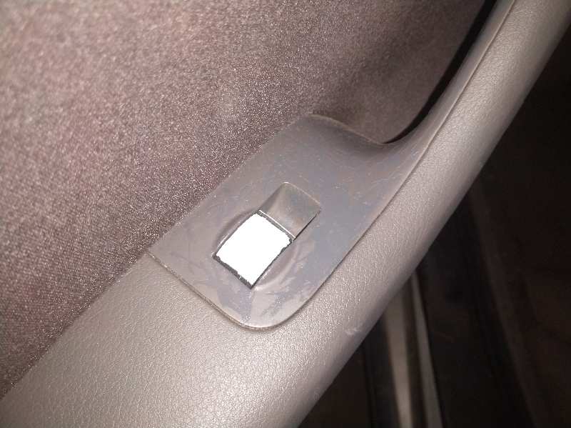 MANDO ELEVALUNAS TRASERO IZQUIERDO