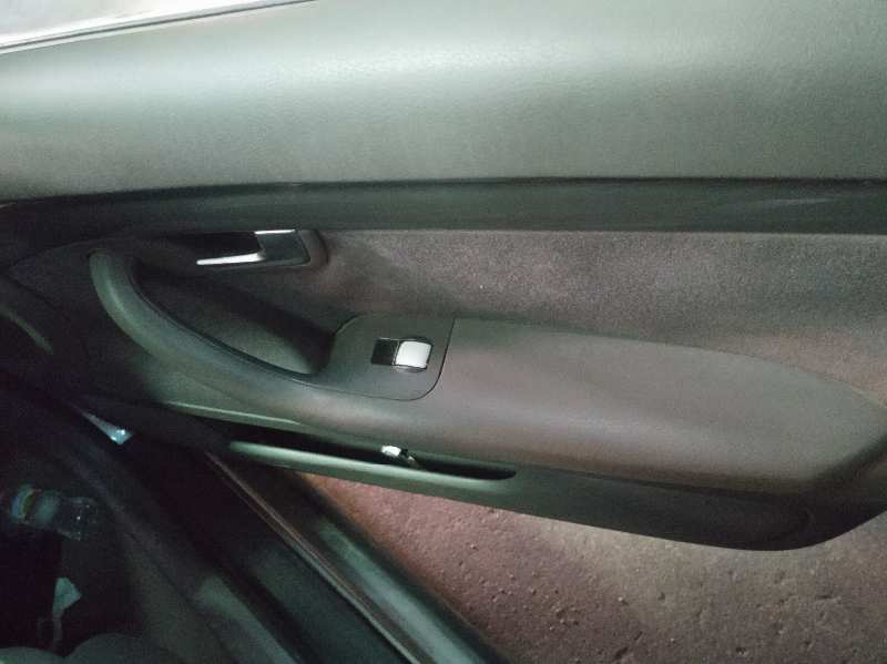 MANDO ELEVALUNAS DELANTERO DERECHO