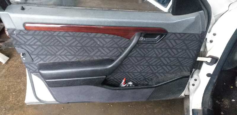 ELEVALUNAS DELANTERO IZQUIERDO