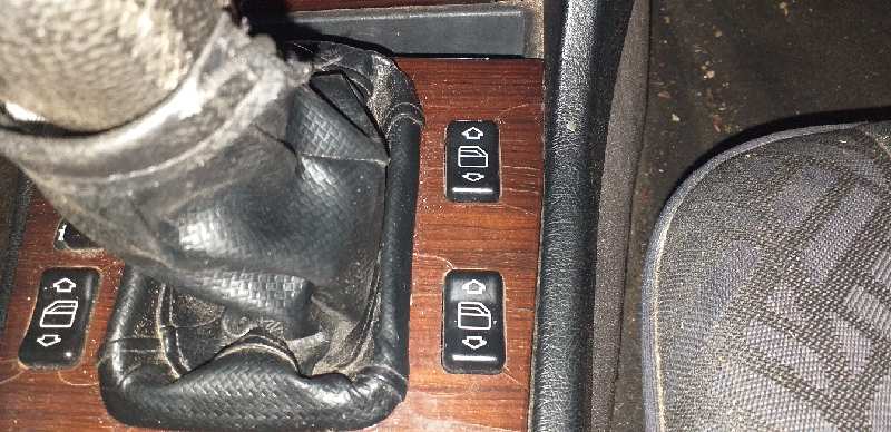 MANDO ELEVALUNAS DELANTERO DERECHO