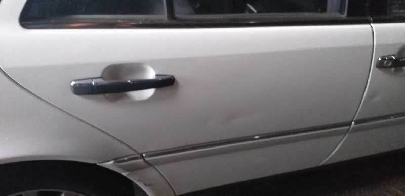 PUERTA TRASERA DERECHA