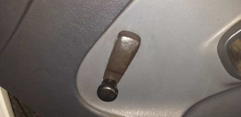 ELEVALUNAS DELANTERO DERECHO