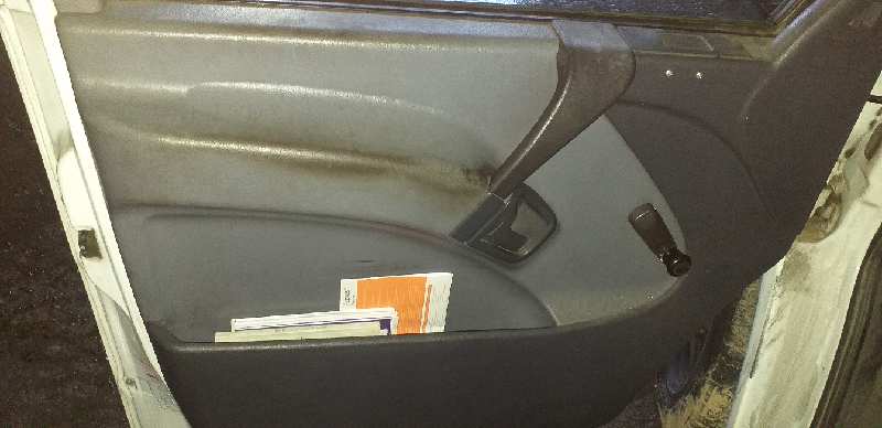 GUARNECIDO PUERTA DELANTERA IZQUIERDA