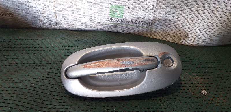 MANETA EXTERIOR DELANTERA DERECHA