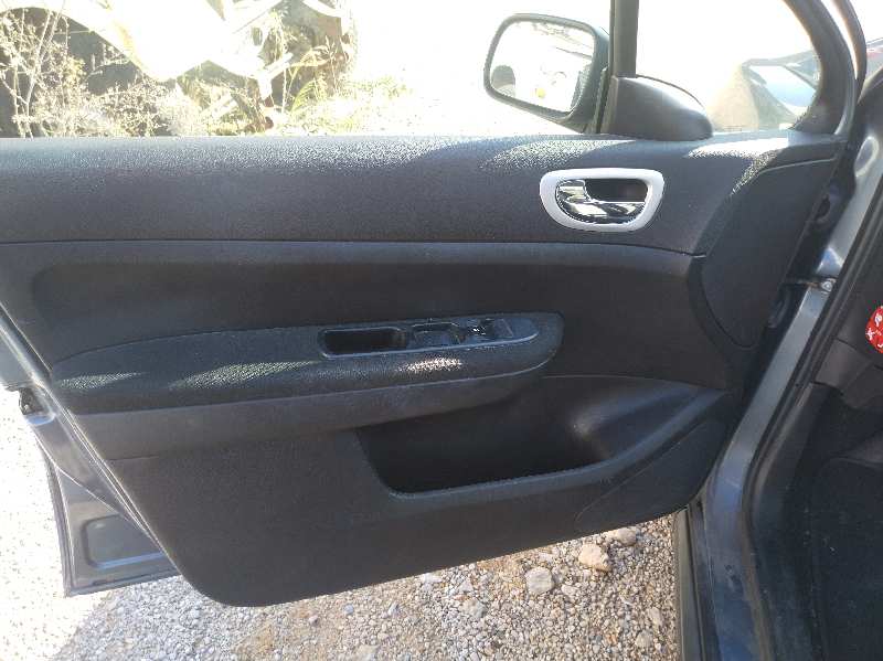 ELEVALUNAS DELANTERO IZQUIERDO