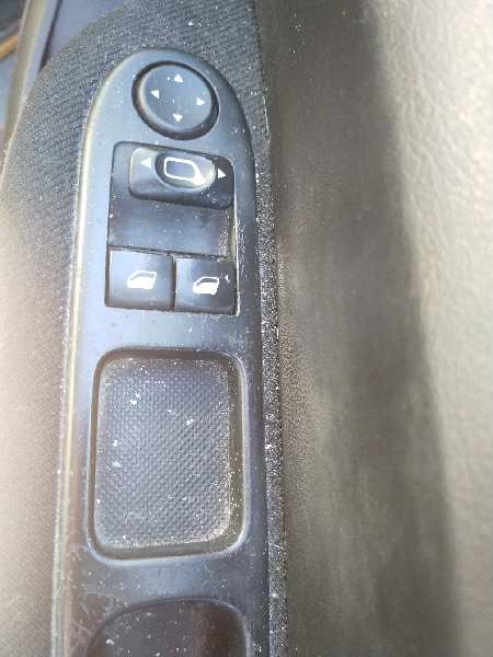 MANDO ELEVALUNAS DELANTERO IZQUIERDO 