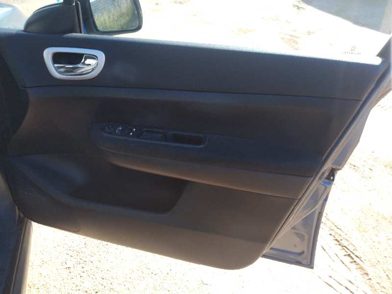 ELEVALUNAS DELANTERO DERECHO