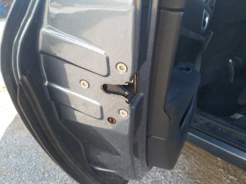 CERRADURA PUERTA TRASERA IZQUIERDA 