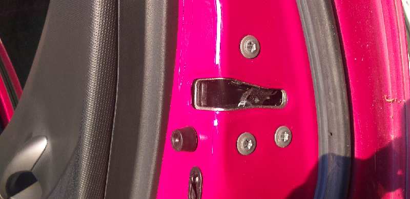 CERRADURA PUERTA TRASERA DERECHA 