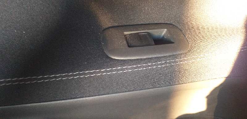 ELEVALUNAS TRASERO IZQUIERDO